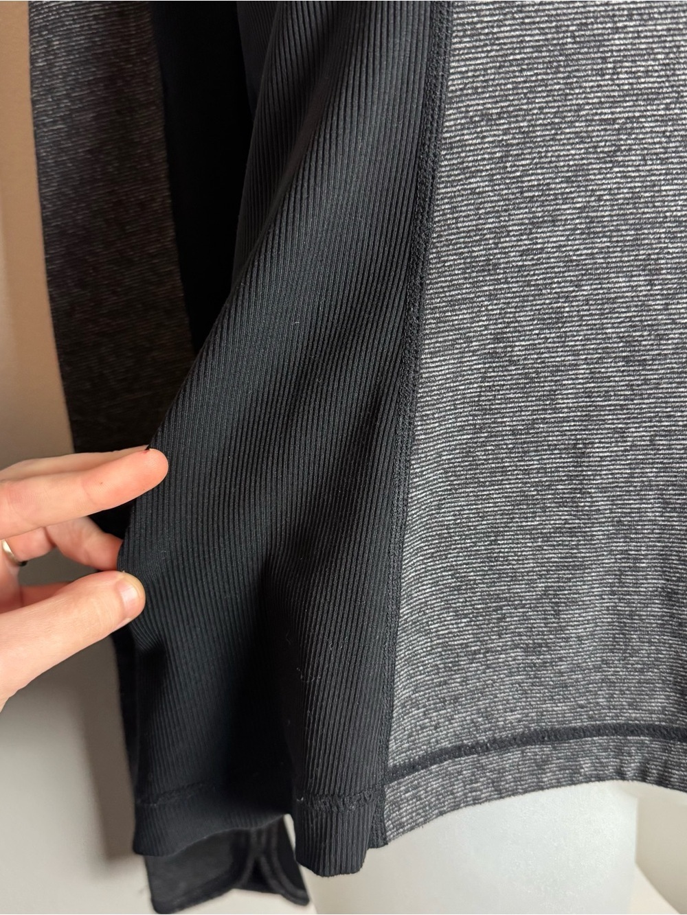 Lululemon Run Switchback Reversible Black And Grey 1/4 Zip Size 8 - Picture 5 of 9